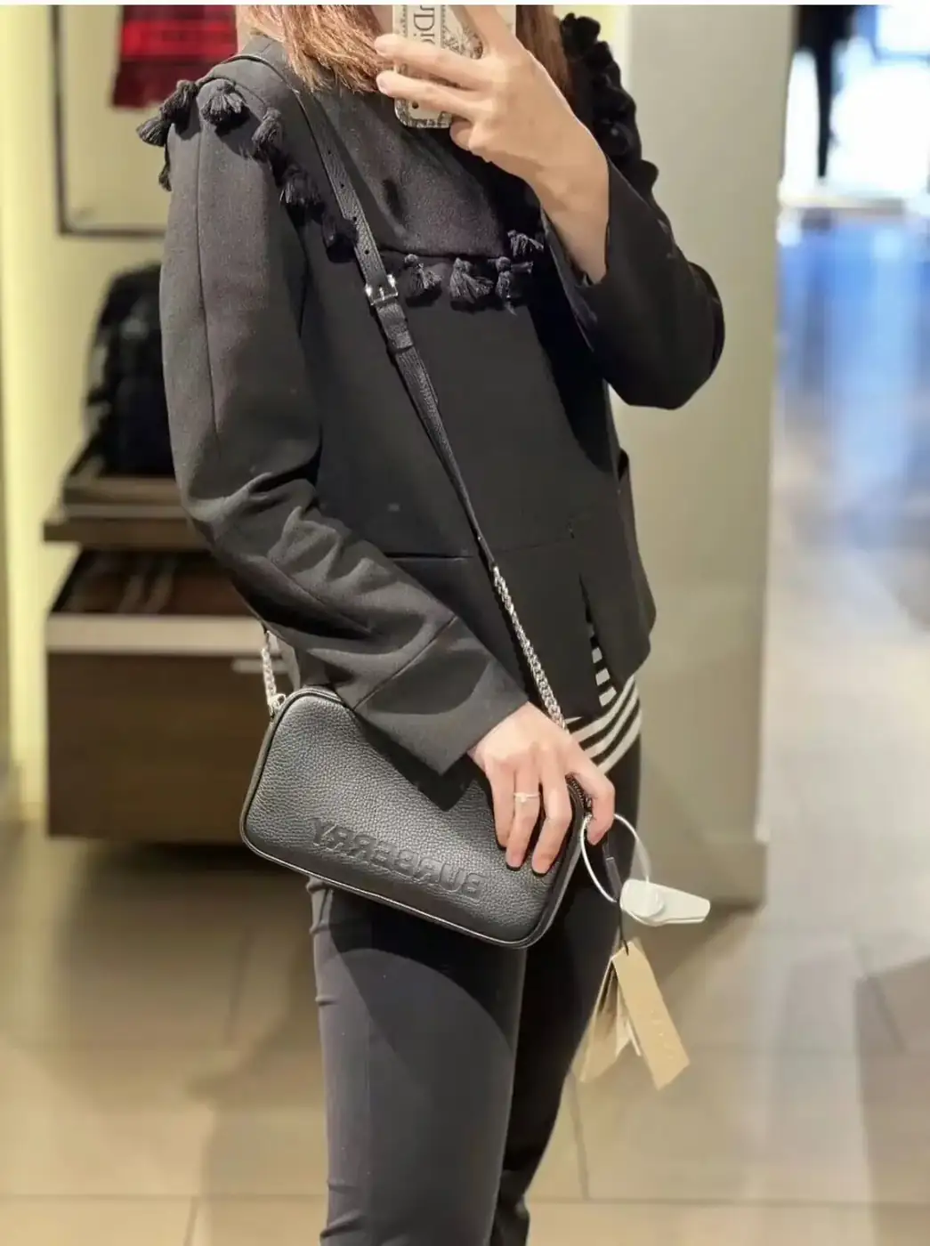 버버리 ELONGATED 체인 카메라백 스몰 블랙 80528491 상세 이미지