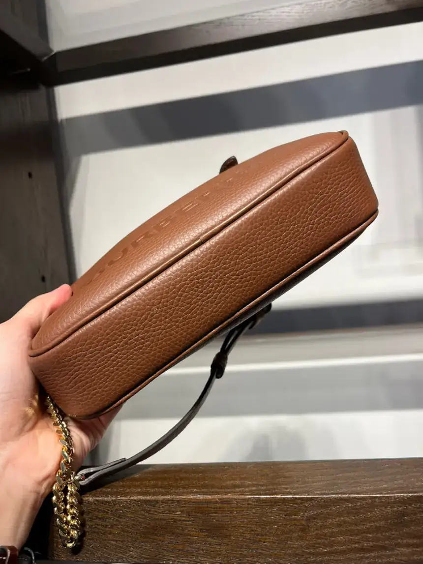 버버리 ELONGATED 체인 카메라백 스몰 브라운 80528491 상세 이미지
