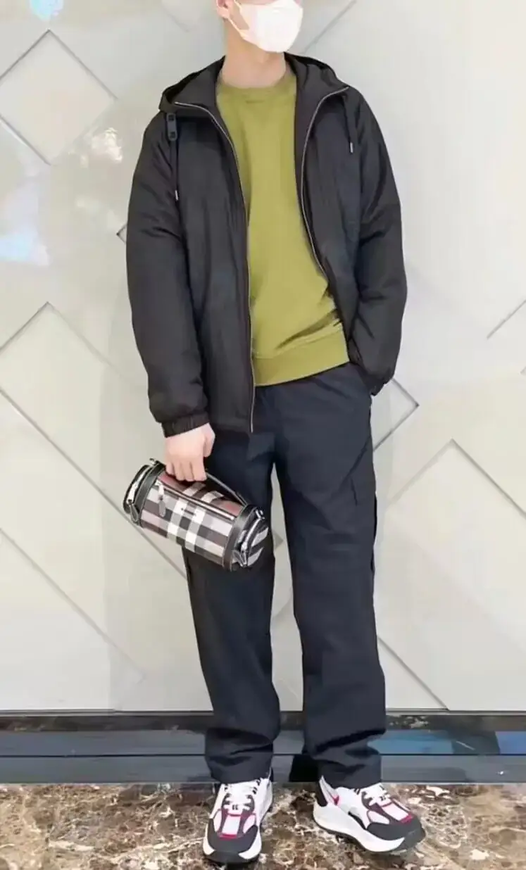 버버리 체크 레더 사운드 백 80629831 상세 이미지
