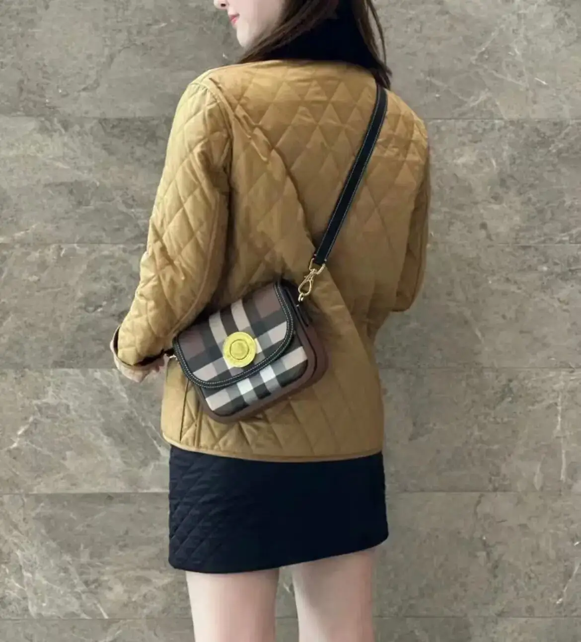 버버리 체크 레더 스몰 엘리자베스 백 80557811 상세 이미지