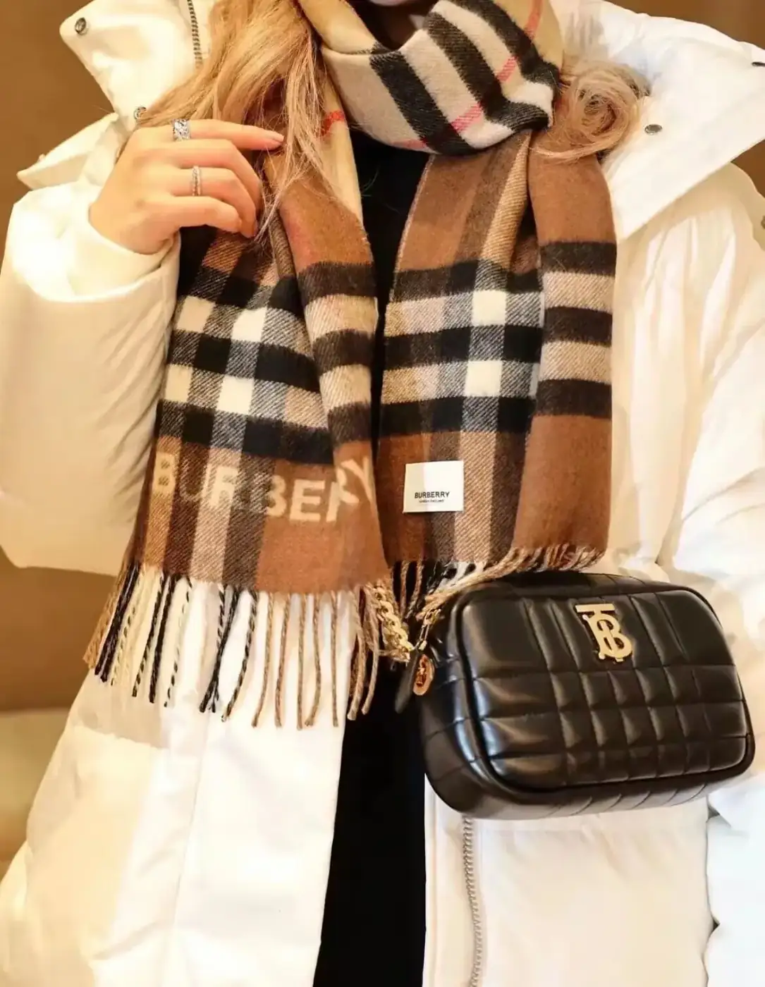 버버리 퀼팅 레더 미니 롤라 카메라 백 80608361 상세 이미지