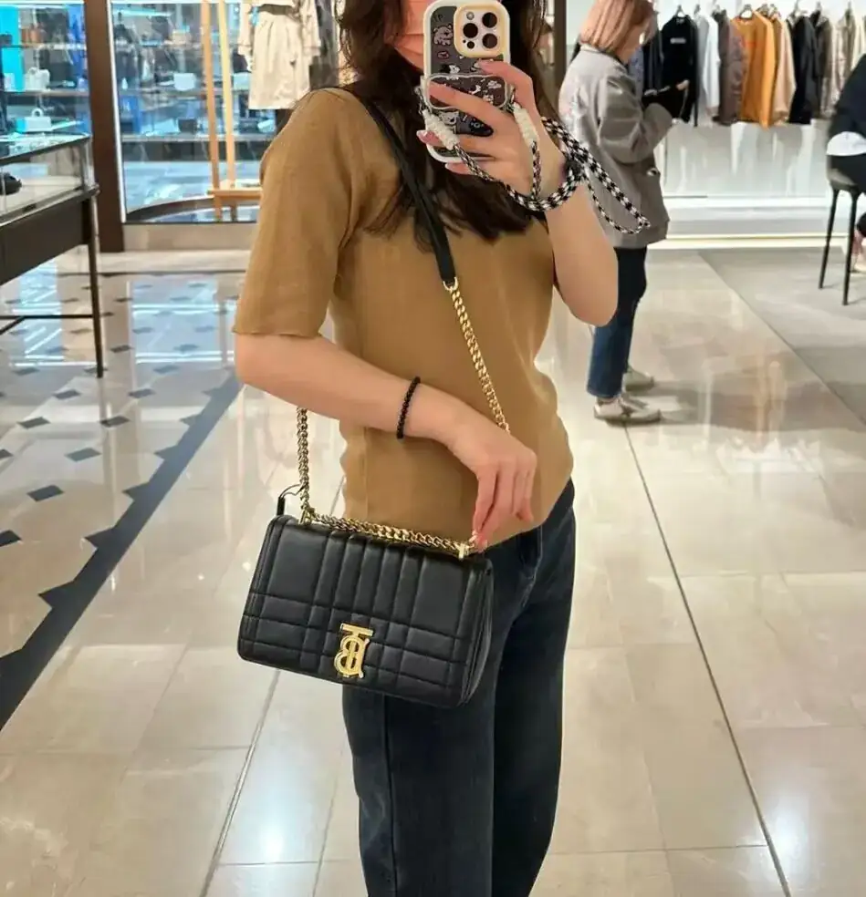 버버리 퀼팅 레더 미디엄 롤라 백 80594931 상세 이미지