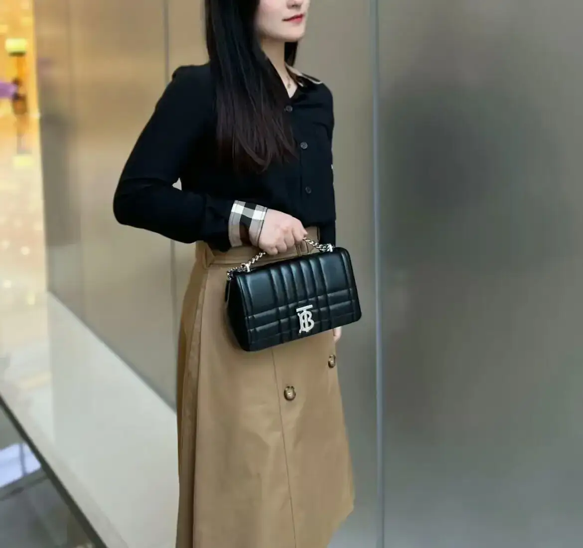 버버리 퀼팅 레더 스몰 롤라 백 80595101 상세 이미지